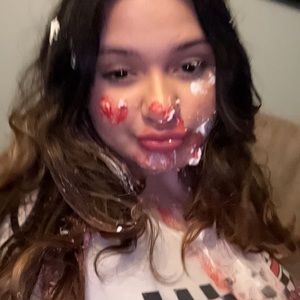 Meet your Posher, Carolina